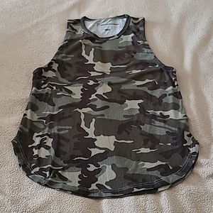 Camo tank size L worn once